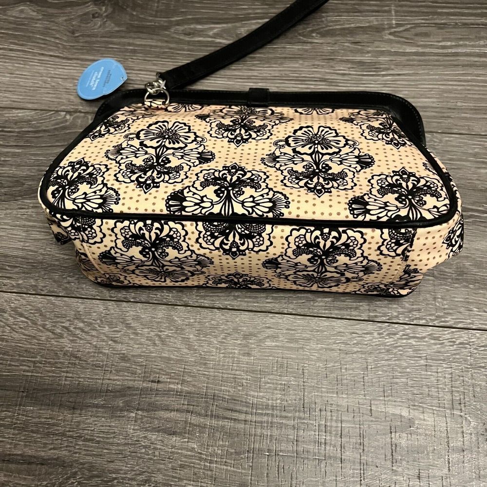 Petunia Pickle Bottom Baby Diaper Bag Pink Parisian Pansy Cross Town Clutch - Picture 4 of 16